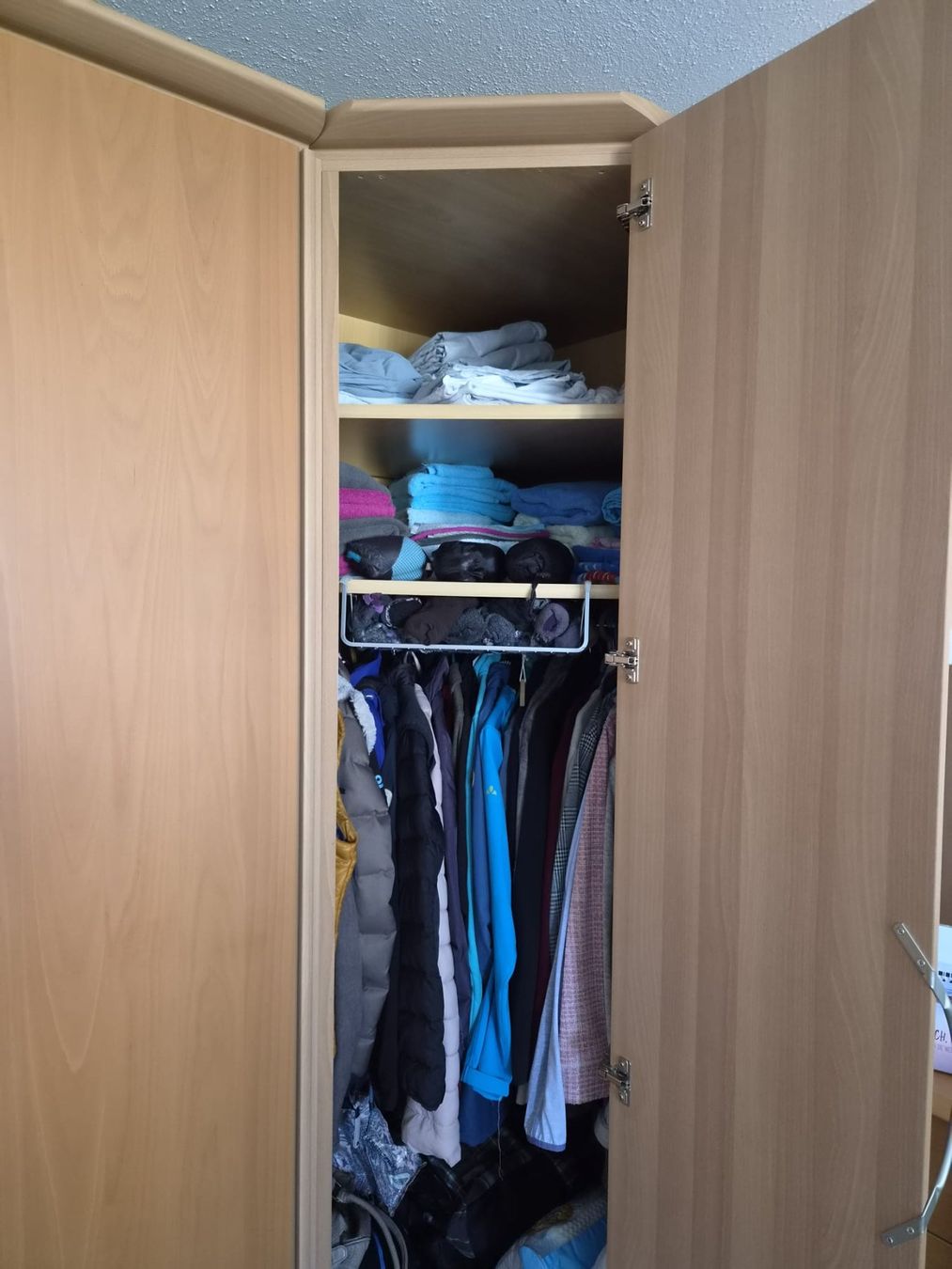 Armadi: Massiver Kleiderschrank – Usato da Abtwil SG venduto da mamimaz 2