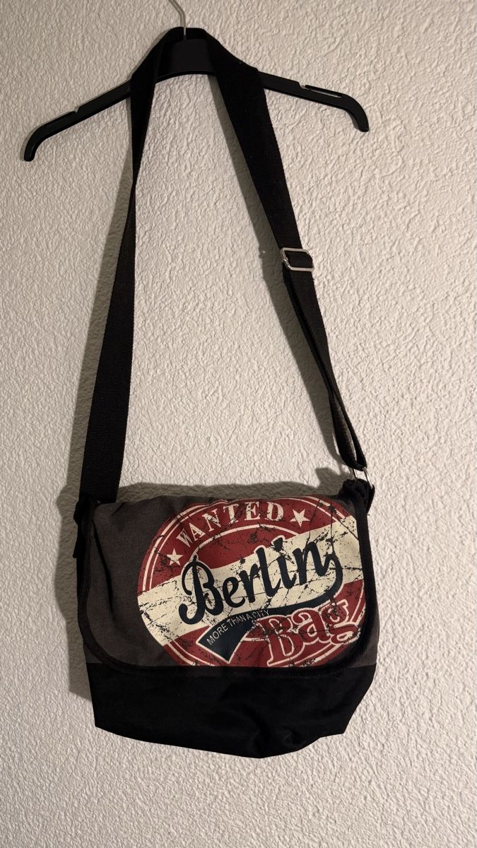 Taschen: Robin Ruth Berlin Messenger Bag / Umhängetasche – Gebraucht aus St. Gallen von lfs_nxl8