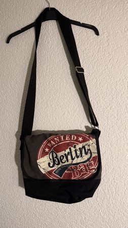Robin Ruth Berlin Messenger Bag / Umhängetasche