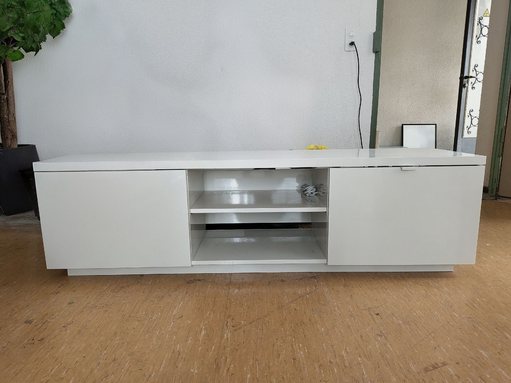 Ikea Mobili TV: Fernseh Möbel/Sideboard – Usato da Solothurn venduto da MichelJoe 1