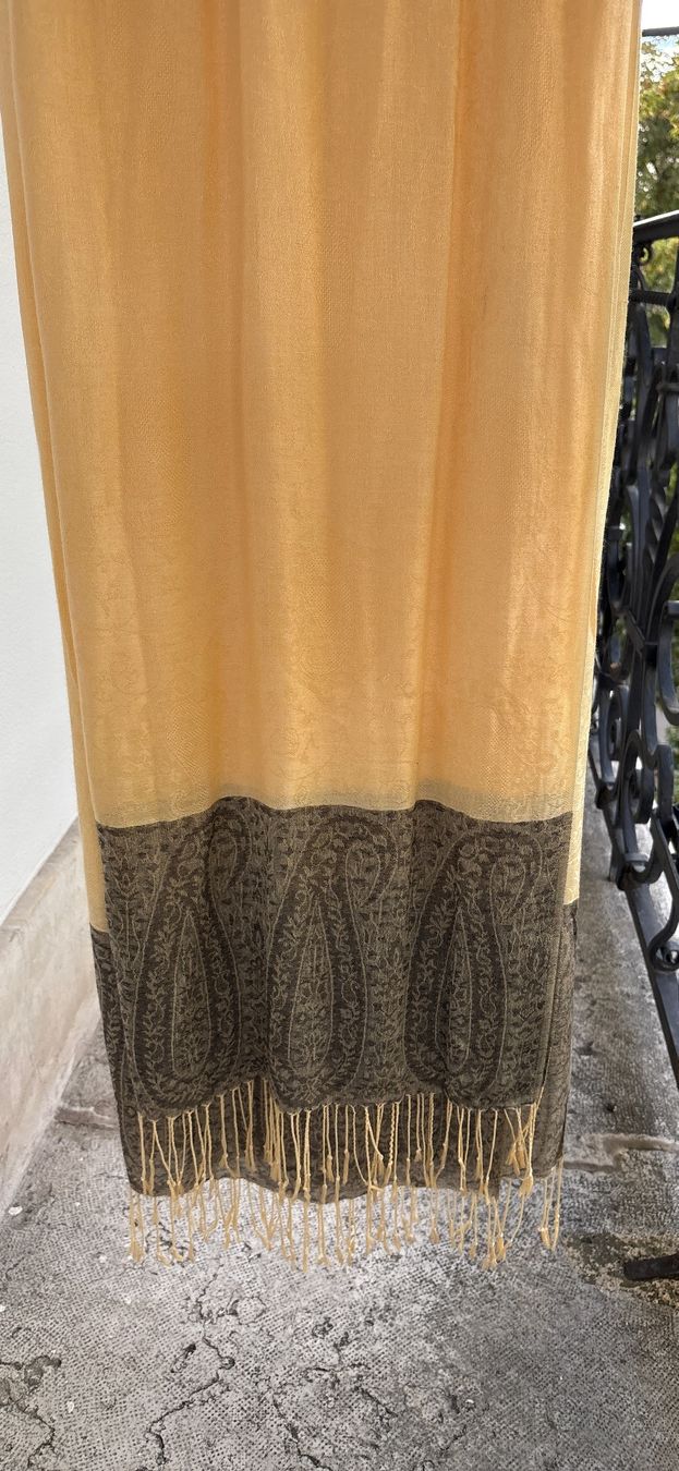Foulards, Tücher & Schals: Châle pure soie – Gebraucht aus Genève von rap_s5hg