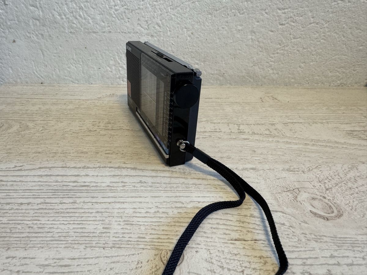 Sony Radio: Sony icf-5100 radio – Usato da Zunzgen venduto da milesdavis76 7
