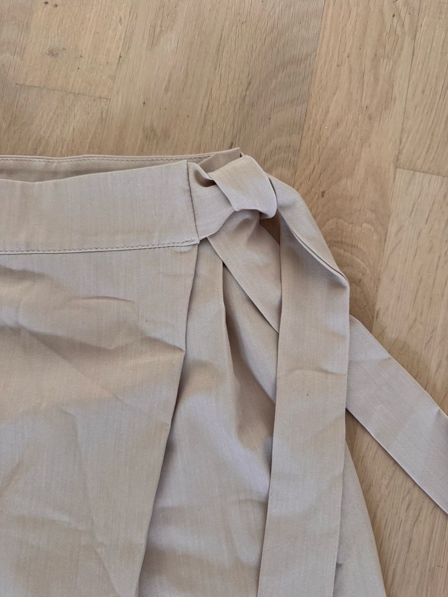 Pantaloni: Lichi wrap pants beige size xs – Usato da Dübendorf venduto da ClaraS. 4