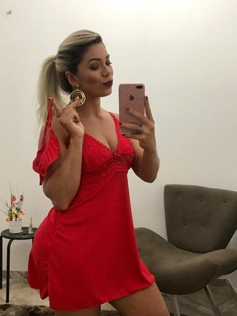 Nuisette avec String rouge dentelle taille XS état neuf
