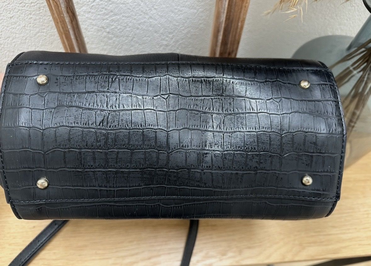Guess Borse da donna: Sac à main Guess – Nuovo (secondo la descrizione) da Geneveys-Coffrane venduto da sar_rb75 4