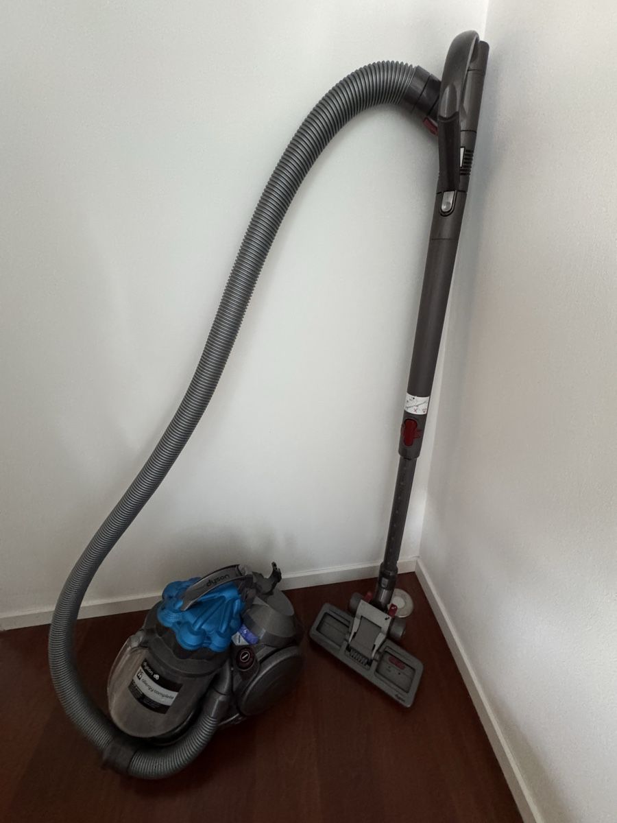 Dyson Aspirapolveri & Accessori: Dyson DC33 Allergy Complete Staubsauger – Usato da Luzern venduto da hollandjs 2