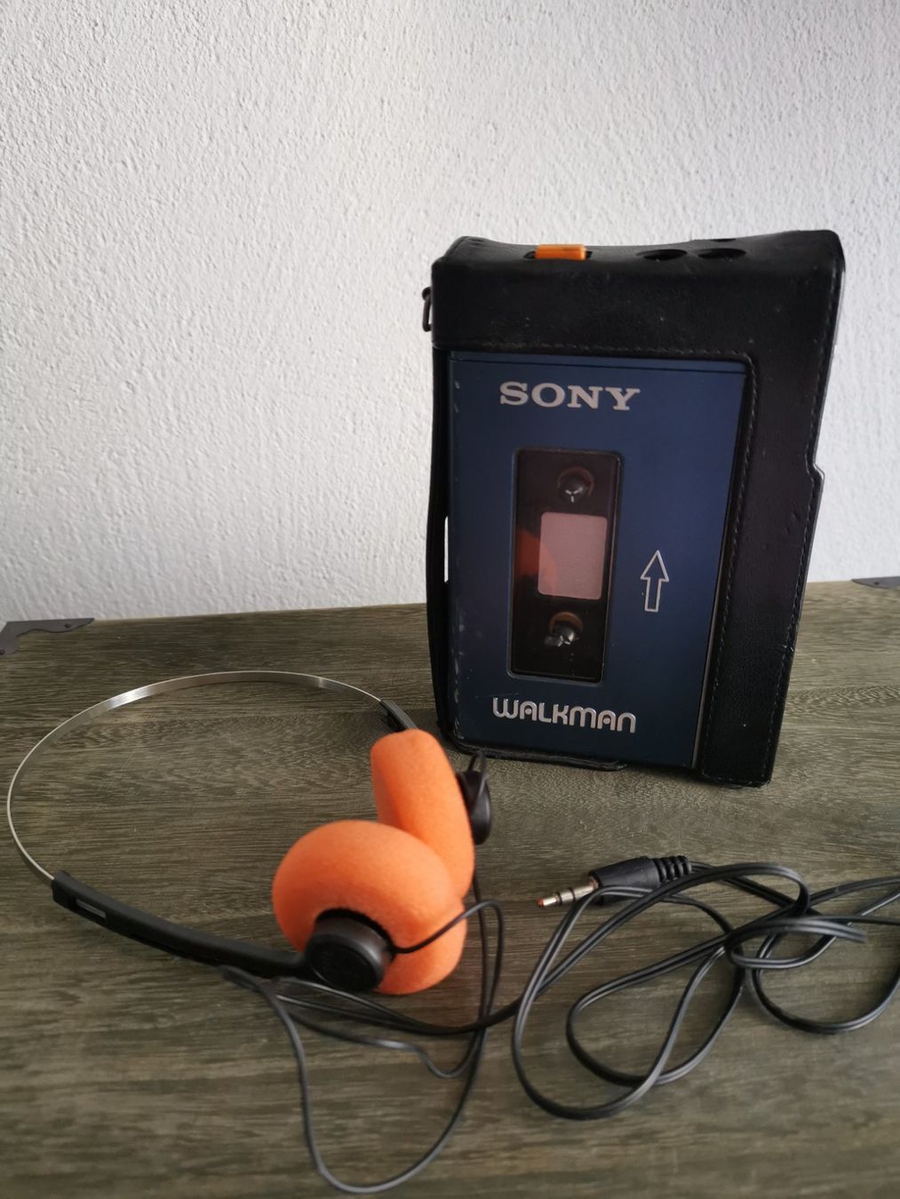SONY WALKMAN TPS-L2 含め3点セット‼️ 極美品 SONY TPS-L2 WM-3 専用 革ケース ストラップ 美品 SONY TPS-
