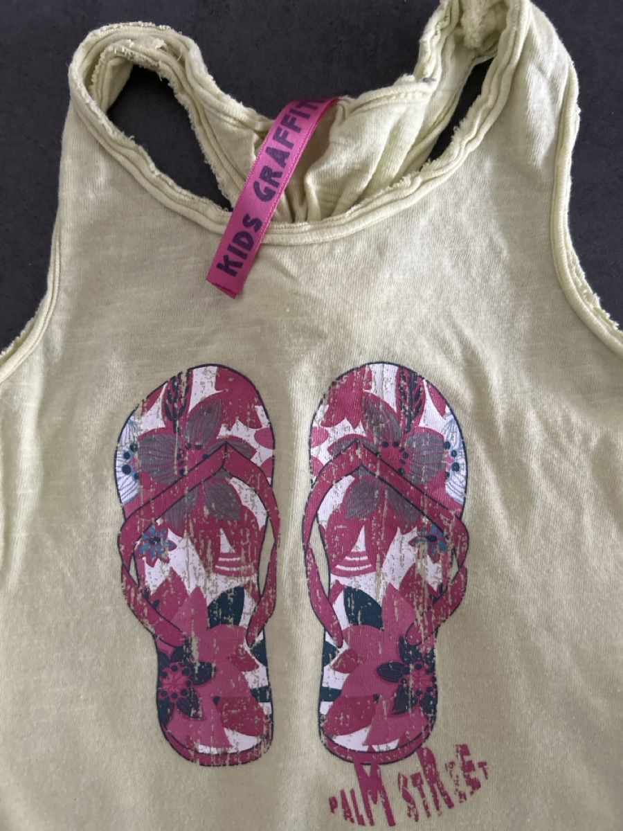 Camicette, T-shirt & Top: Top Kid’s Graffiti 6 ans – Usato da Yens venduto da Chriis 2