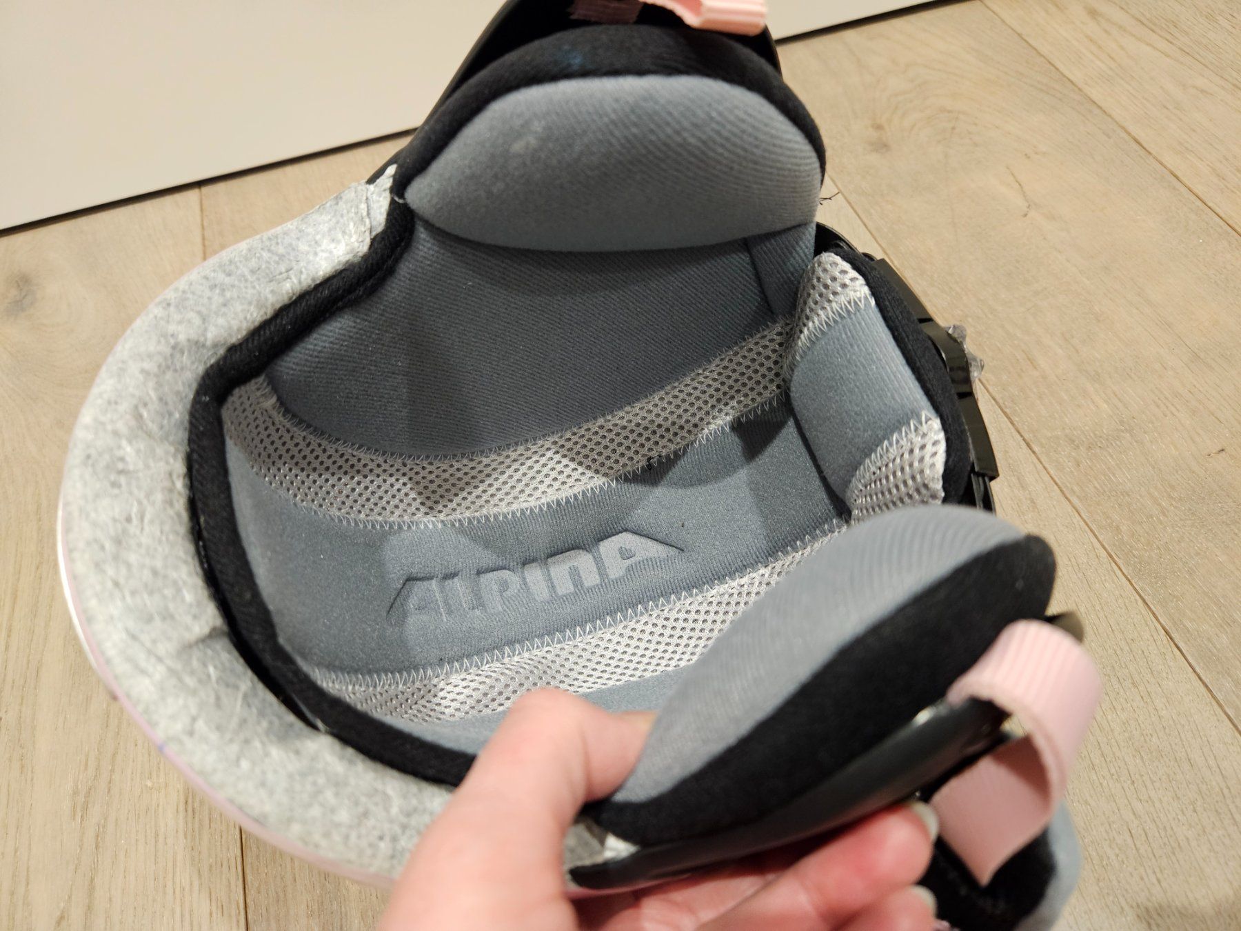 Caschi: Kinder Skihelm Gr. 48-52 – Difettoso da Herrliberg venduto da Jummi 2