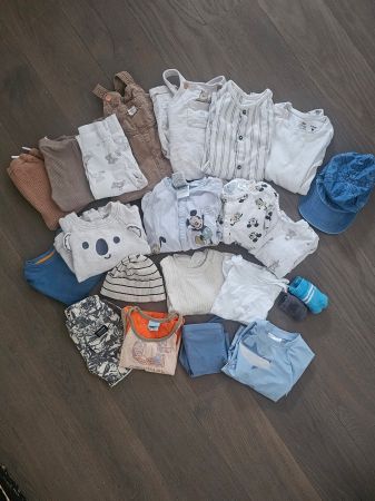 Kleiderpaket Baby Grösse 74/80, 22-teilig