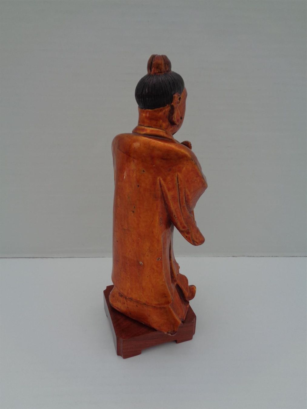 Sculture & Statue: China geschnitzte Holzfigur auf Sockel – Usato da Chur venduto da omonia 2