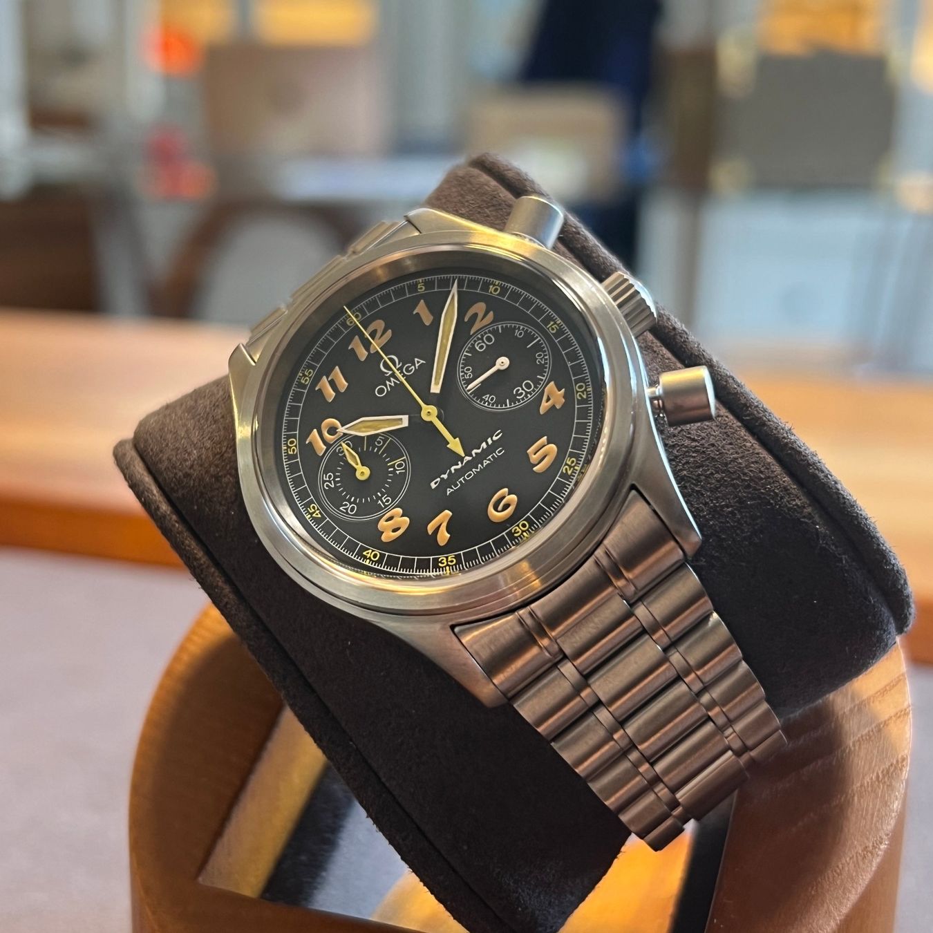 Omega Orologi: Omega Dynamic Chronograph Auto Black Dial 175.0310 – Usato da Carouge GE venduto da Watchaser 6