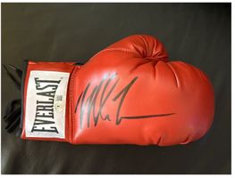 Boxhandschuh des legendären Mike Tyson. mit Zertifikat