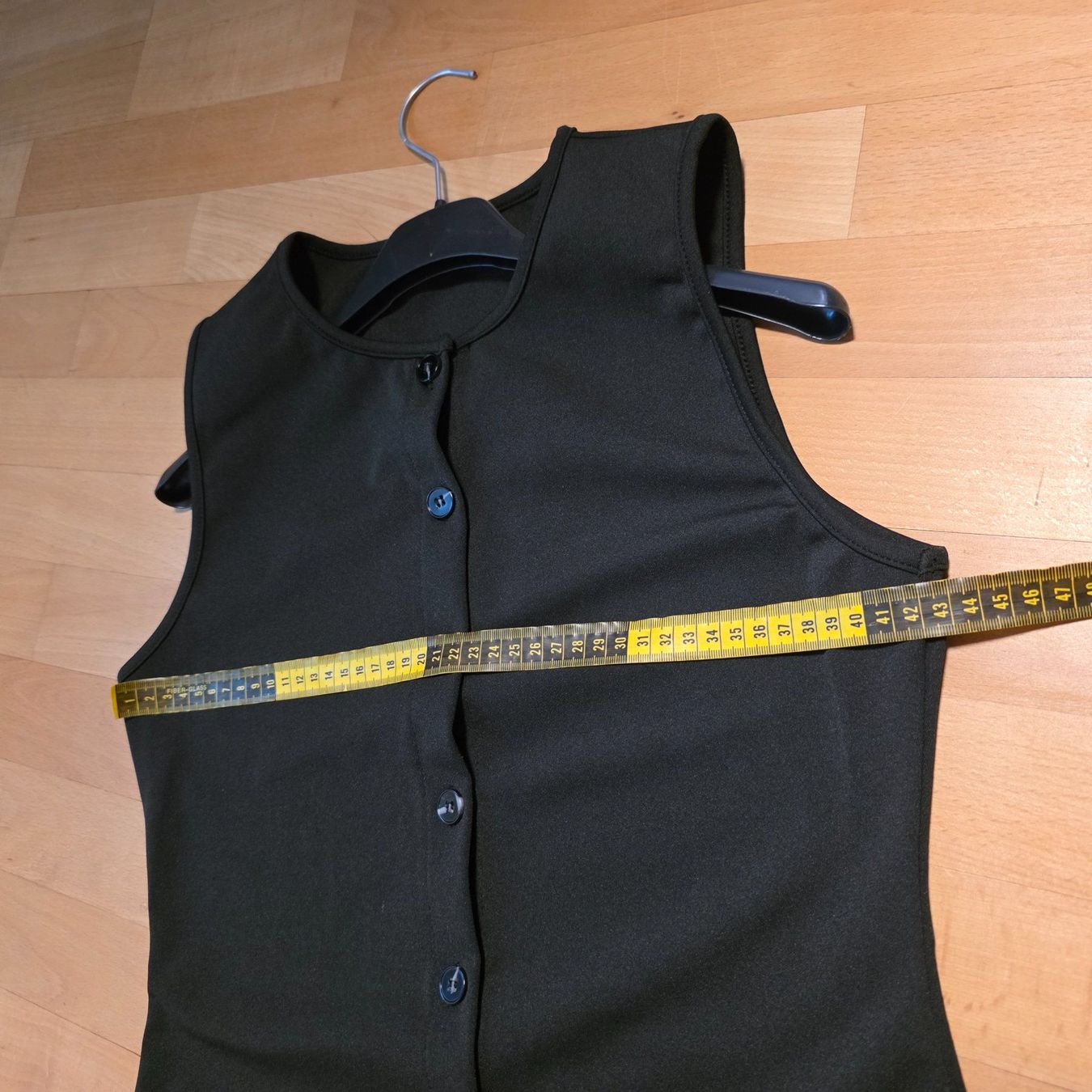 Kleider: Elegantes schwarzes Maxi Kleid mit Knöpfen M Button Down – Gebraucht aus Wald ZH von CapLux 3