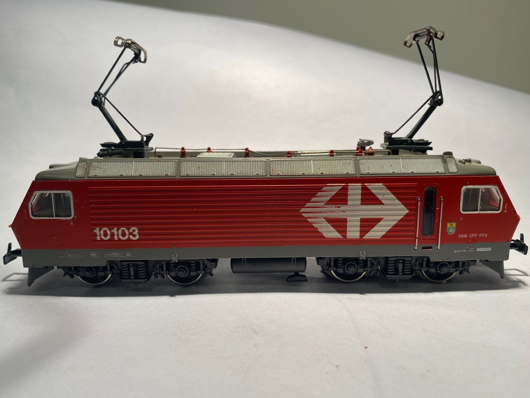 Märklin Modellini di ferrovie: Märklin RE 4/4 10103 Rot, AC Analog – Usato da Buchrain venduto da Modellbahn11