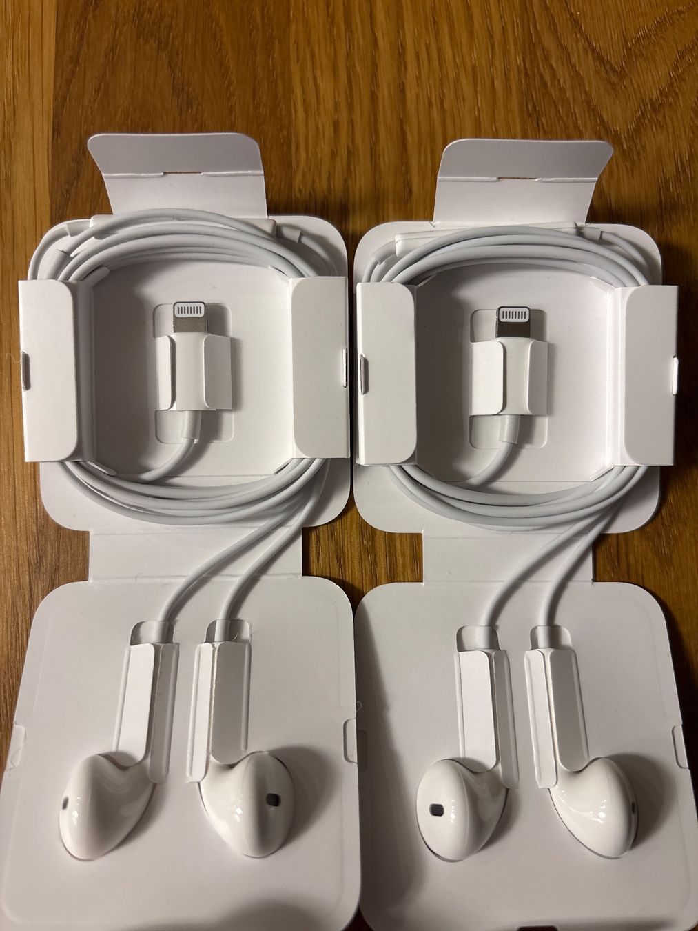 Apple Casques audio: 2x iPhone Kopfhörer Original Lightning - NEU – Neuf avec emballage d'origine à Pratteln par pfaeffe19 1
