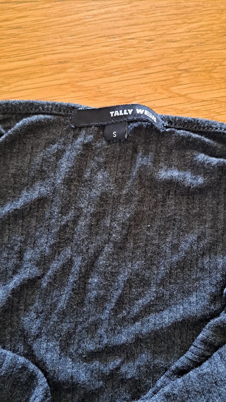 Tally Weijl Top: 3er Set Bodys Tally Weijl – Usato da Seengen venduto da ja6_65wp 1