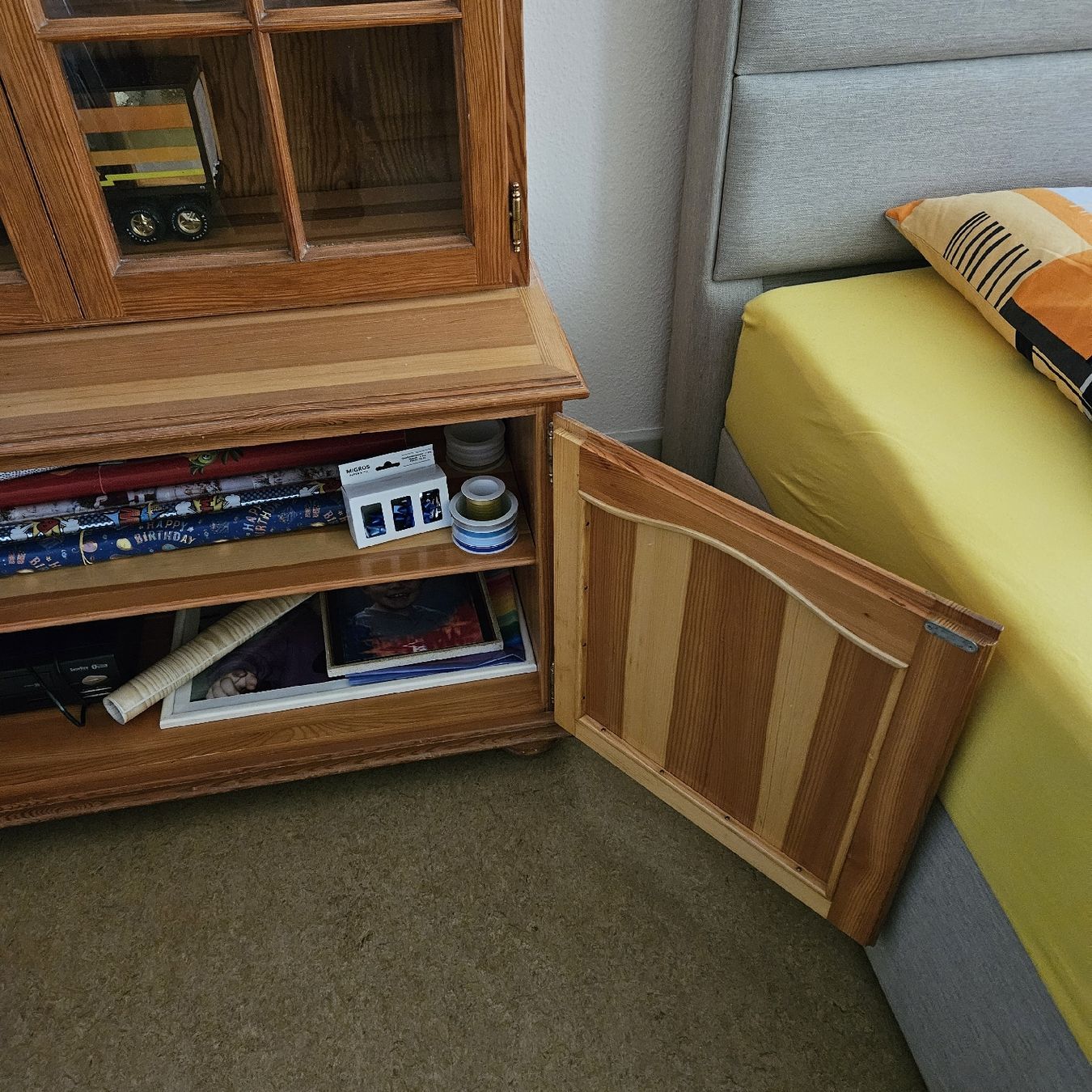 Armadi: Schrank mit Vitrine  – Usato da Thun venduto da Engel114 9