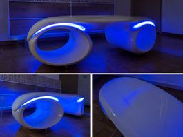 Table basse design – fibre de verre blanc laqué, LED, 140 cm