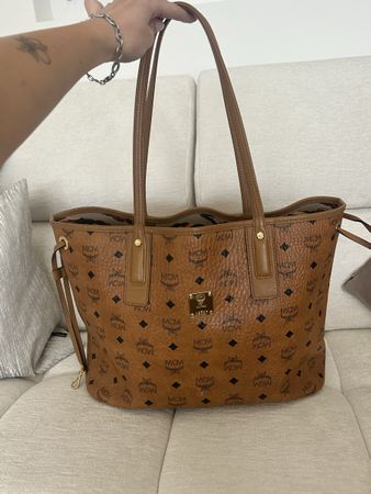 MCM Shopper