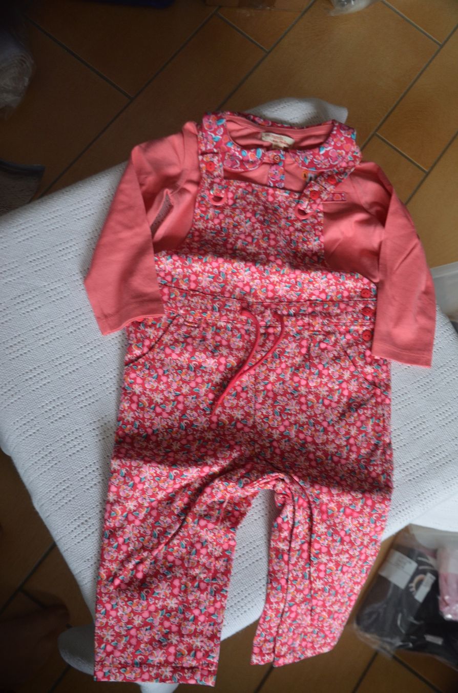 Lotti & Set di vestiti: TAILLE 74 - ENSEMBLE NEU – Nuovo e nell'imballaggio originale da Chiasso venduto da Dolly015