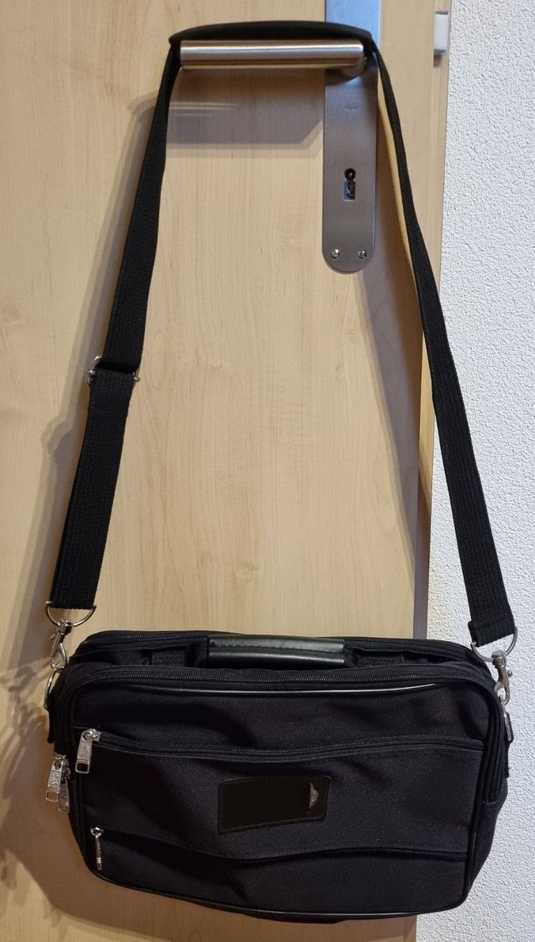 Sacs: Laptoptasche – D'occasion à Schwanden i. E. par romikh 1