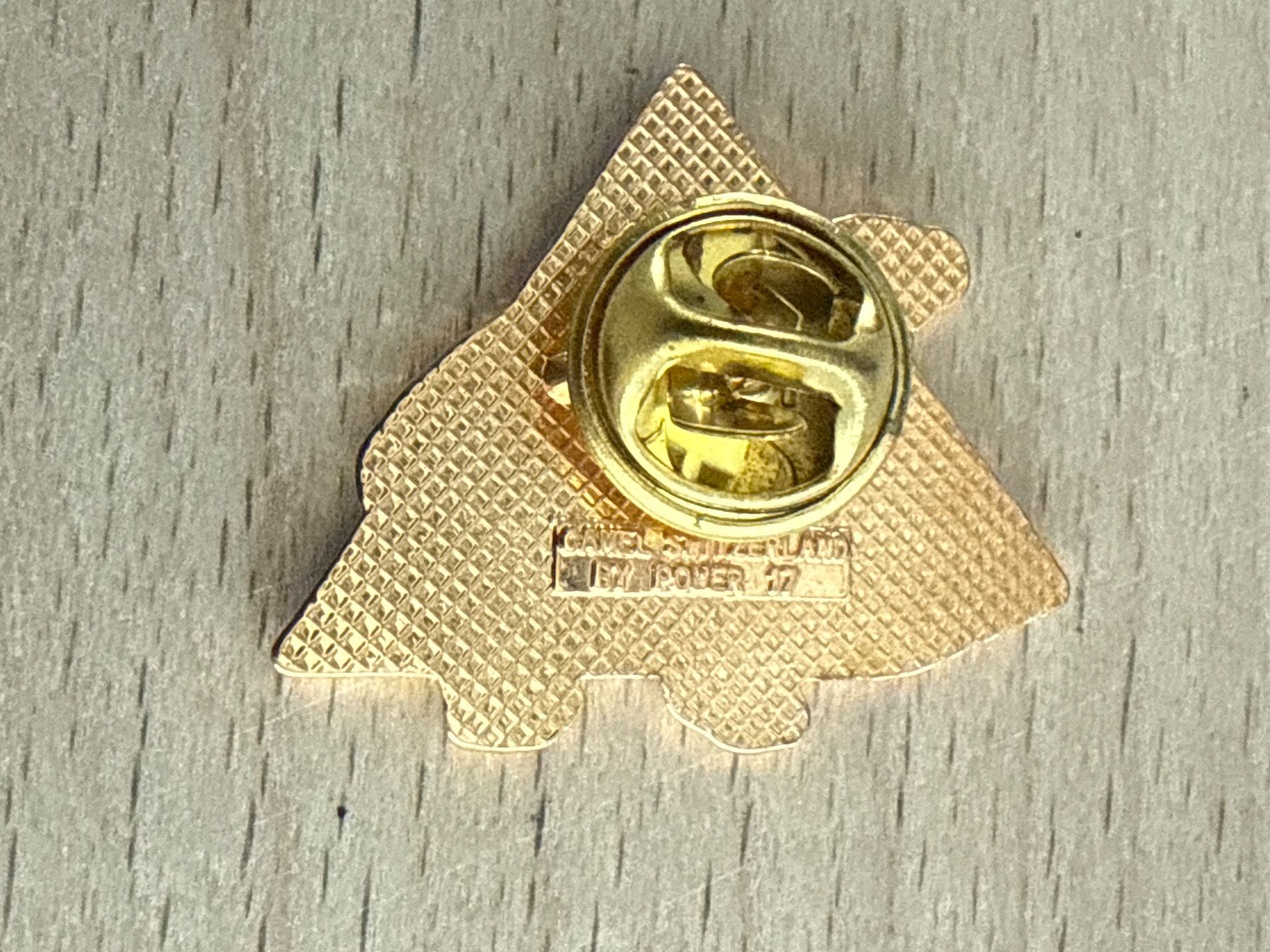 Camel Placchette & Badge: Pin Camel – Usato da Glattbrugg venduto da Schweigmatt 1