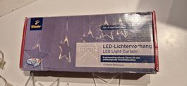 LED Lichtervorhang mit Sternen