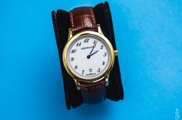 Aerowatch Neuchatel 34mm Dress Uhr Gold Plated wie Neu