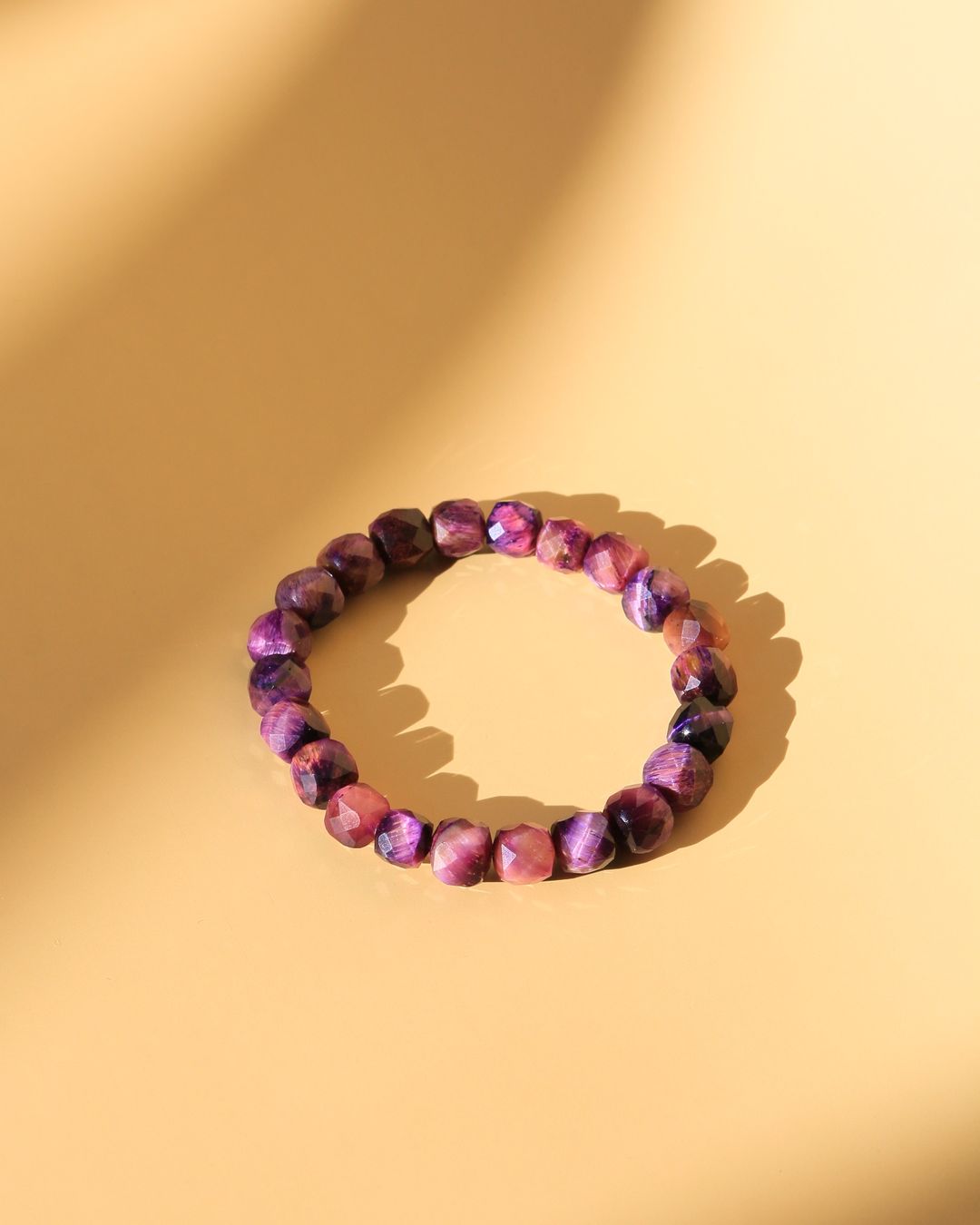 Bracciali & Braccialetti: Lila Tigerauge Armband – Nuovo e nell'imballaggio originale da Schindellegi venduto da MoonAmber.schmuck