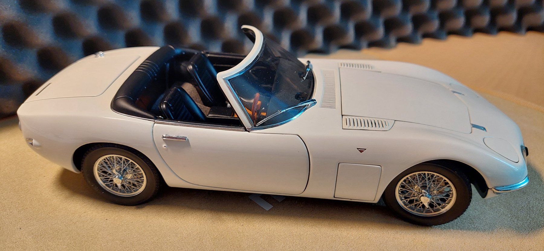 Autoart Modellini d'auto: AUTOart Millenium 78736 Toyota 2000GT 1/18 – Nuovo (secondo la descrizione) da Heimberg venduto da afanki1