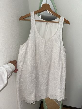 White dress lace effect