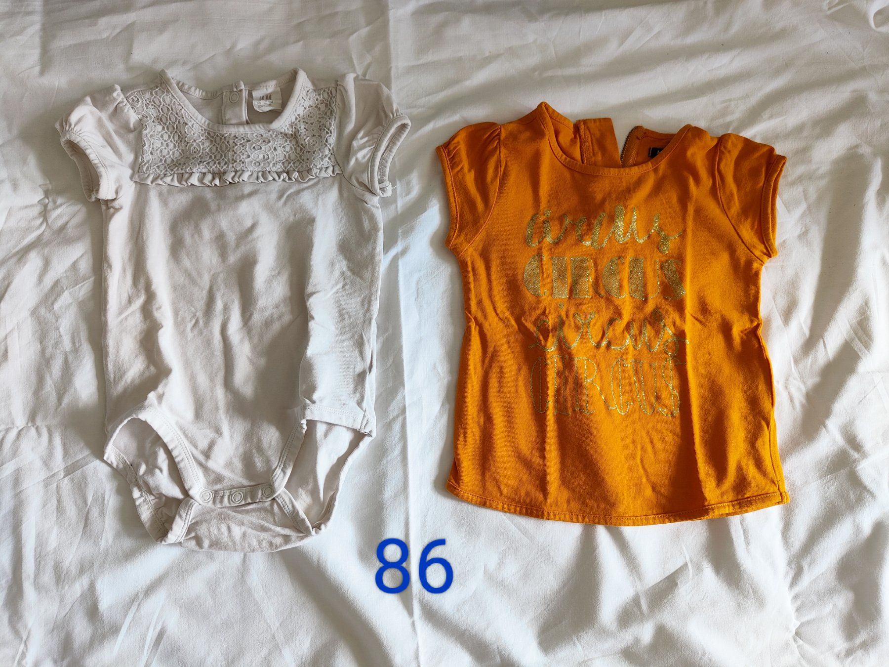 Blusen, T-Shirts & Tops: Gr. 86 Weisses Body + T-shir – Gebraucht aus Sursee von lou19