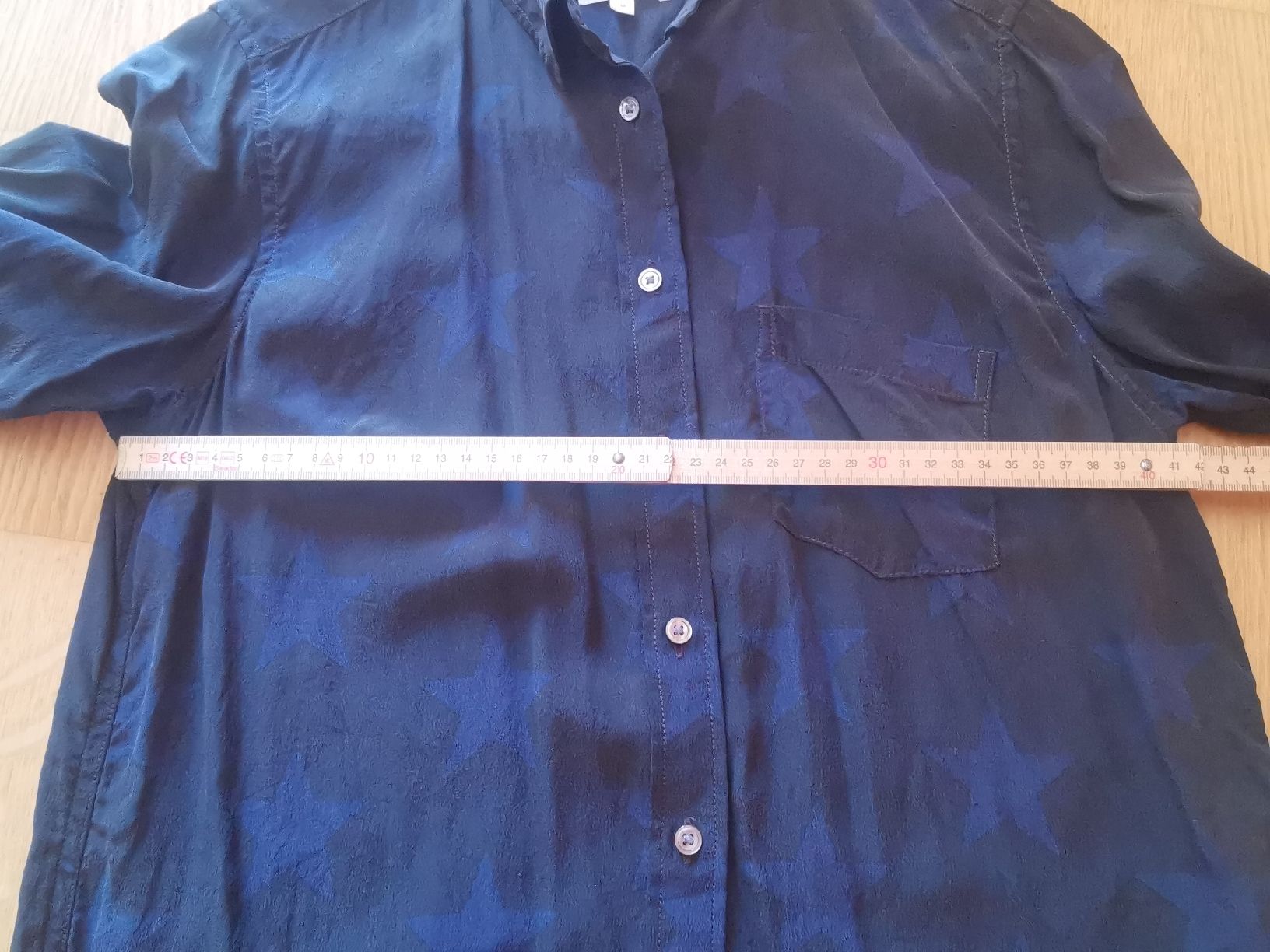 Levi's Camicette: Seidenhemd, Seidenbluse von Levi's mit Sternen – Usato da Uerikon venduto da pink_flamingo 6