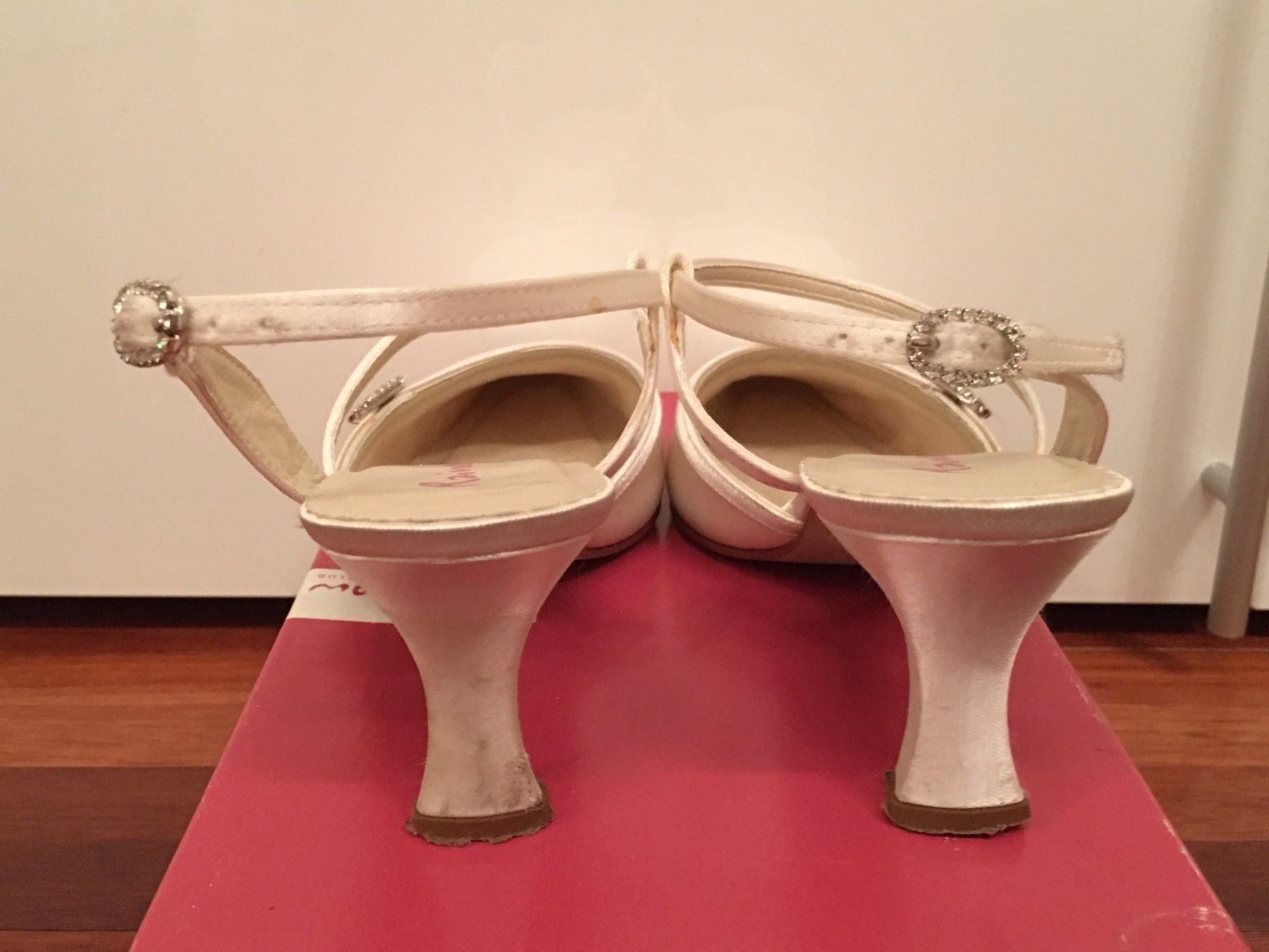 Rainbow Scarpe da donna: Rainbow Masy Brautsschuhe Ivory Satin – Nuovo (secondo la descrizione) da Luzern venduto da inf_c7r2 8