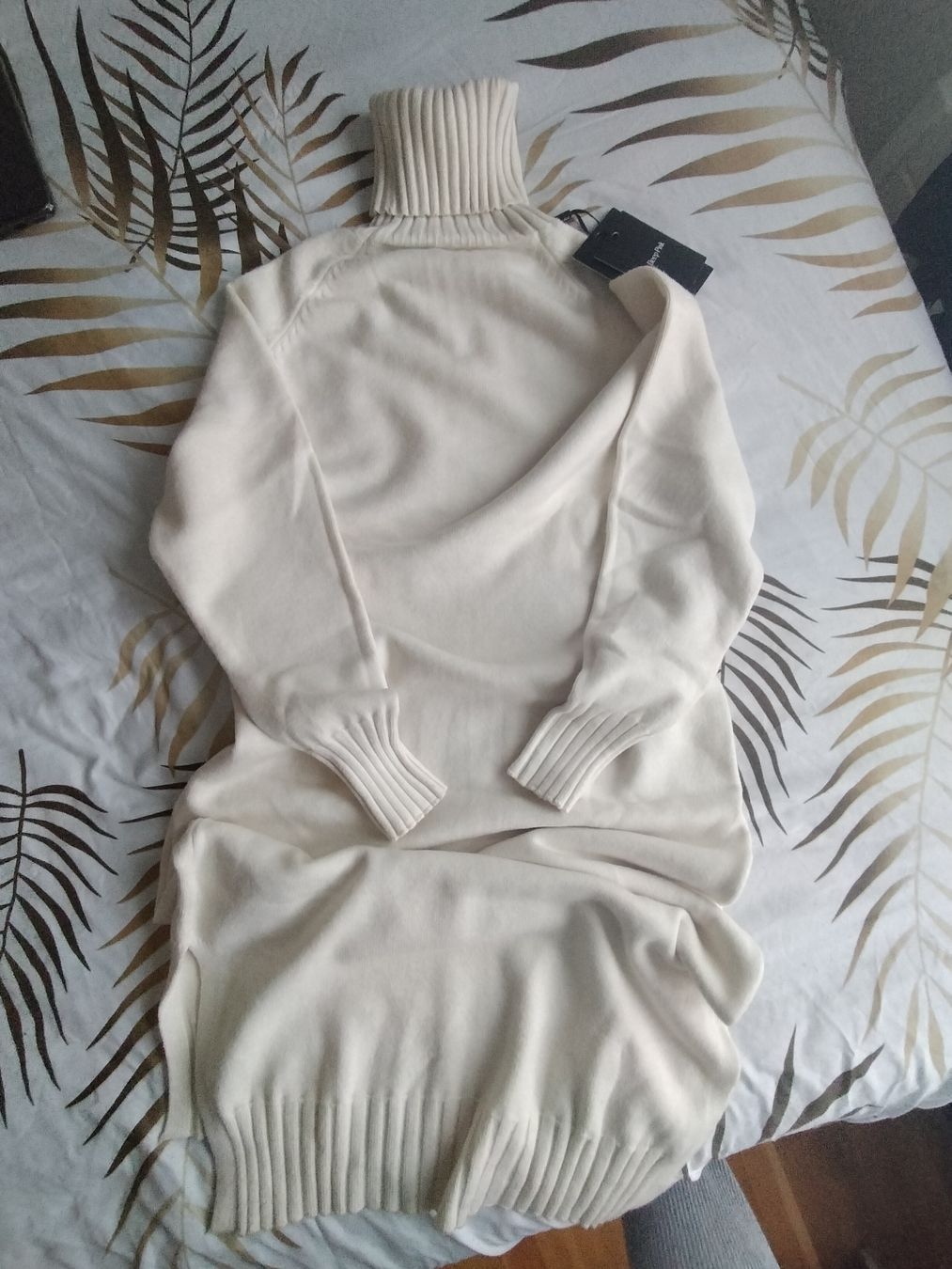 Vestiti: robe Pull Deep Pink écrue neuf, taille unique, pour l'hiver – Nuovo e nell'imballaggio originale da La Chaux-de-Fonds venduto da Luxary.25cachmirepro 1