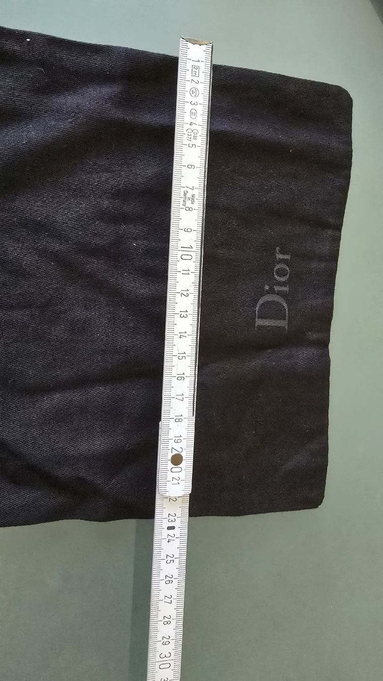 Dior Borse: Dior Staubbeutel Set neuwertig 6 Stk – Nuovo (secondo la descrizione) da wallisellen venduto da funkelsternchen5 2