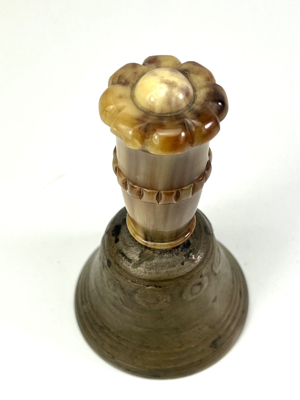 Glocken & Treicheln: Tischglocke Messing mit Horn Griff Antik – Gebraucht aus Zürich von Arche_Brockenhaus 3