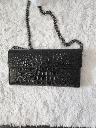 Schicke Jin Fen Handtasche in Kroko-Optik mit Kette