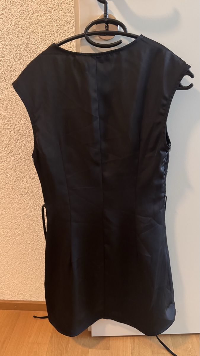 Robes: Schwarzes Kleid Grösse S – D'occasion à Rorschach par med_cg8c 1