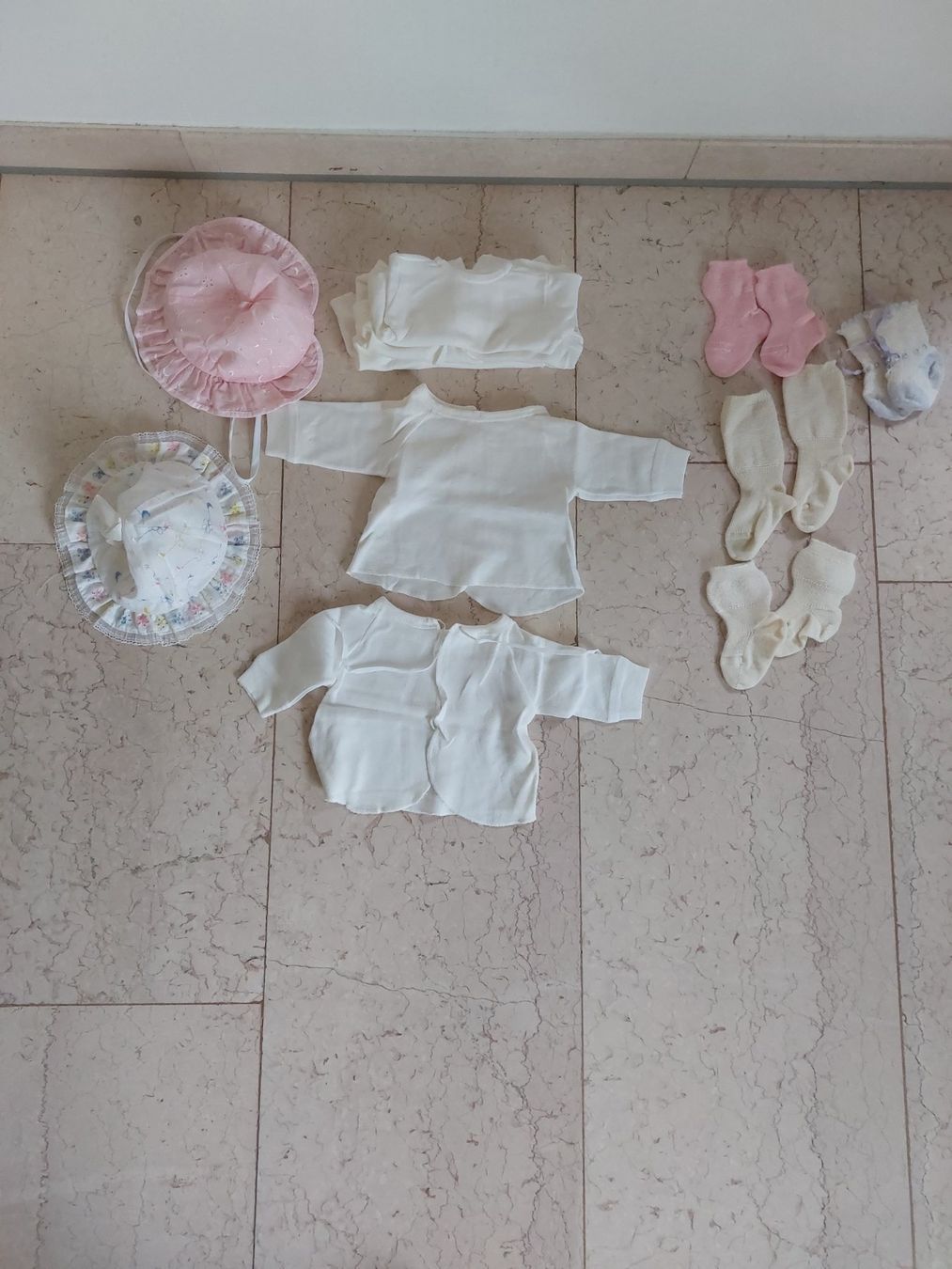 Kleiderpakete & -sets: Baby -T-Shirts Unterwäsche – Gebraucht aus Zürich von Stenat