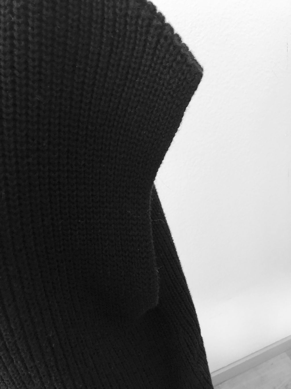 Madeleine Pulls & Sweat-shirts: Schwarzer Strickpullover Rollkragen – Neuf (Voir description) à Arlesheim par leyRum4.5 5
