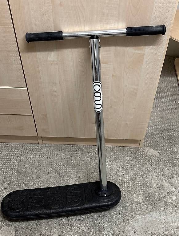 Kickboard: INDO Kickstart Trampolin Scooter – Usato da Bern venduto da marcoslopez