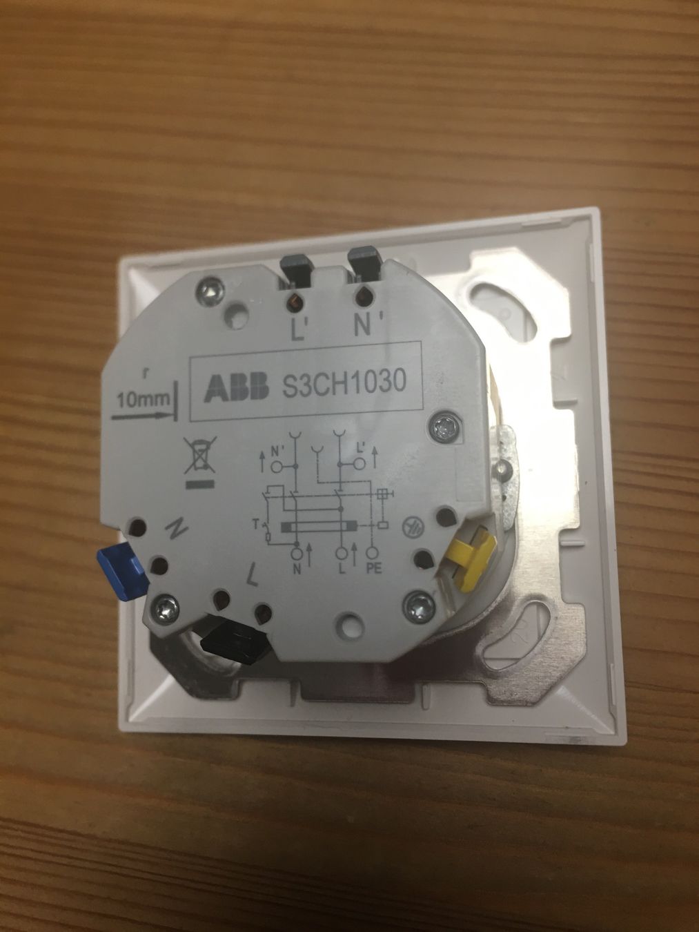 Feller Spine: Feller FI Steckdose ABB – Usato da Lichtensteig venduto da gregi44 1