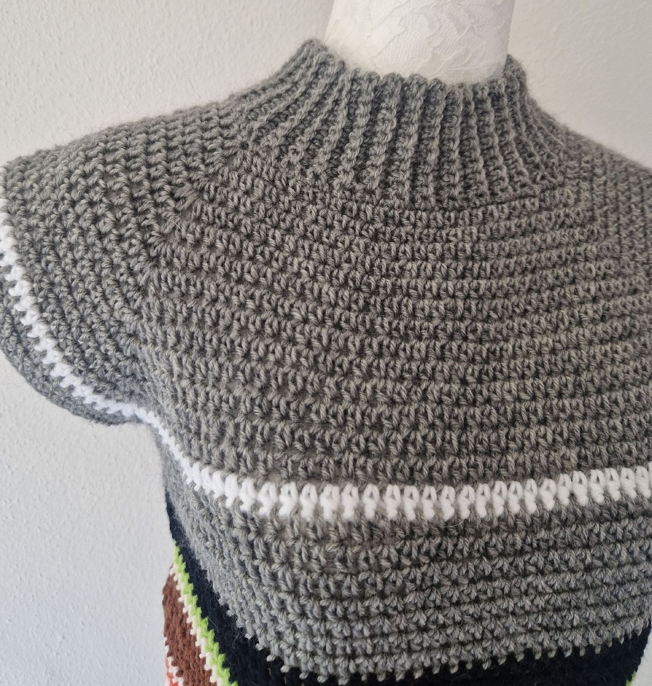 Top: DÉBARDEUR HANDMADE  – Nuovo e nell'imballaggio originale da Camorino venduto da JPHANDMADE1 1