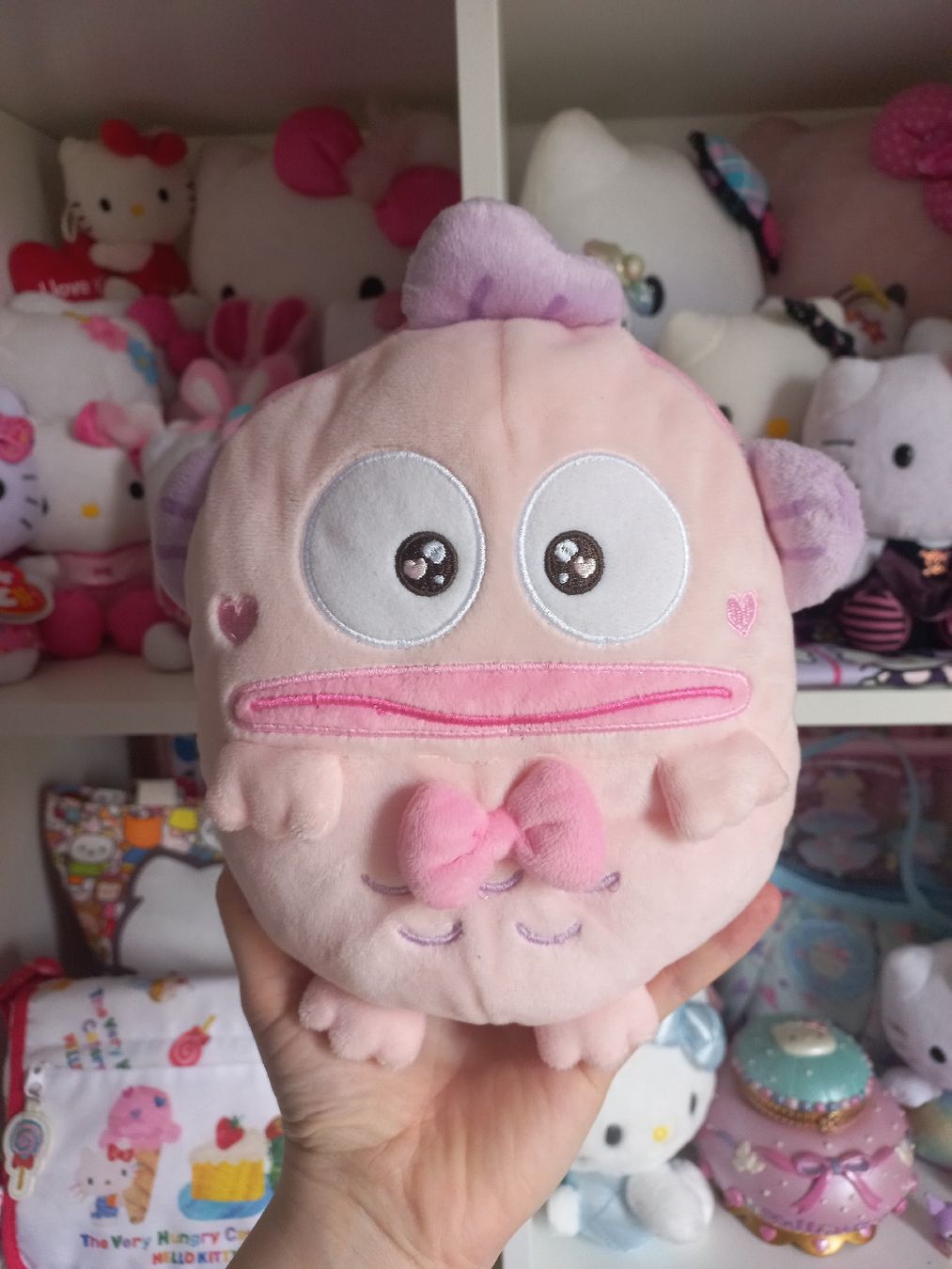Sanrio Giocattoli: Hangyodon Plüschtier - Tasche - Sanrio – Nuovo (secondo la descrizione) da Wangen b. Olten venduto da SecondStory4u