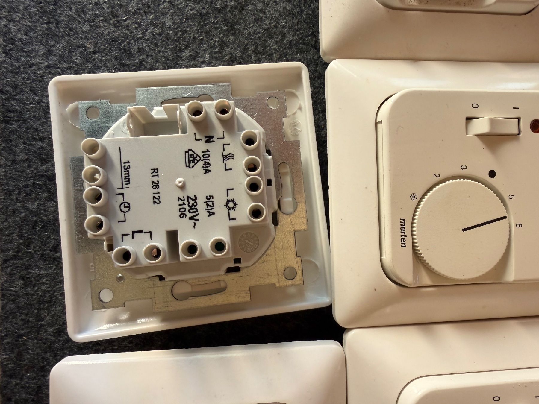 Altro per la casa: Merten Raum Thermostat – Usato da Meierskappel venduto da Abc_swiss_shop