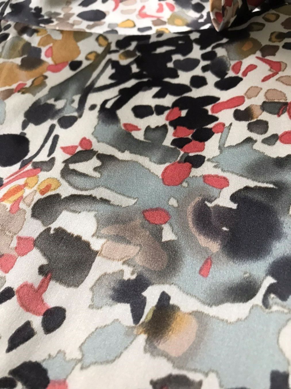 Kleider: Neu! Seidenkleid, Ladenpreis 390 CHF – Neu (gemäss Beschreibung) aus Zürich von ZuriShrek 3