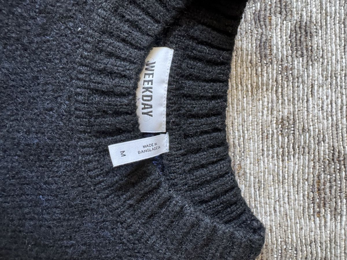 Weekday Maglioni & Felpe: Weekdays Strickpullover, Grösse M, Schwarz mit blauem Druck – Usato da Zürich venduto da ene_wct9 1