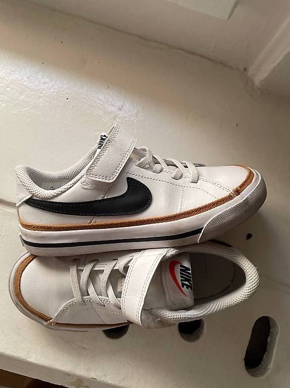 Nike Scarpe per ragazzi: Nike baskets taille 30 – Usato da La Chaux-de-Fonds venduto da tuoro25